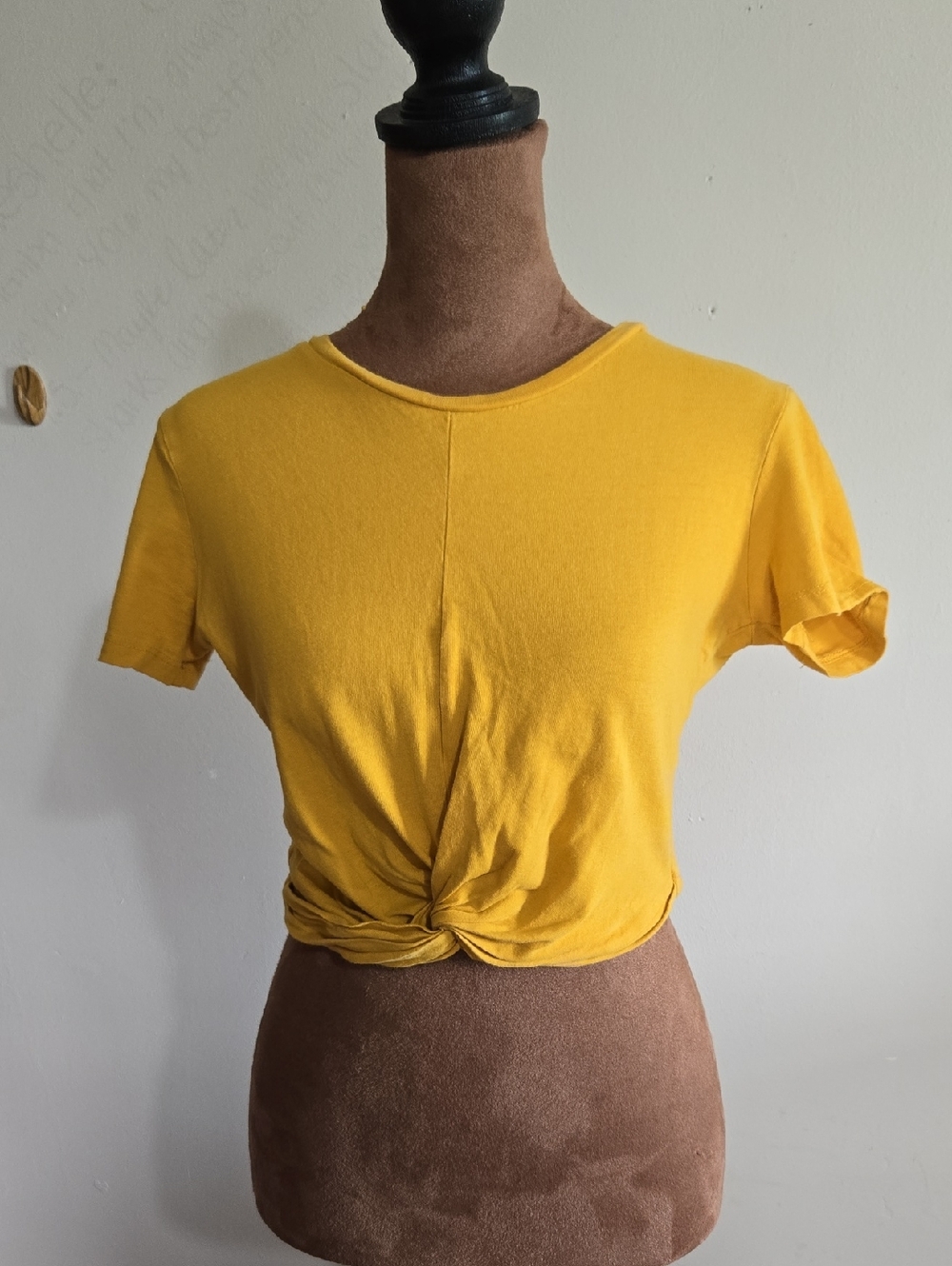 T47 Zara Knot Front Crop Tee Crewneck Short Sleeve Casual Mustard Yellow Edgy